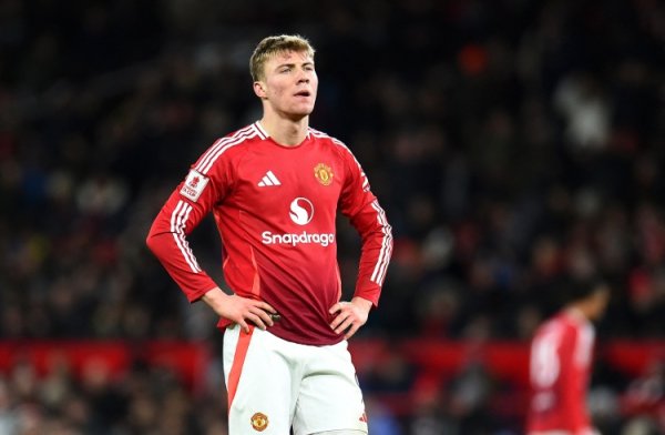 Mid-style: Inter Milan s budget for signing 40 million euros this summer can sell people to increase their budget & want to rent Hoylen