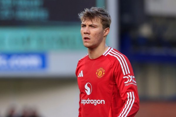 Romano: Naples asks to rent first and then buy Hoylen, Manchester United s loan fee is 6 million euros