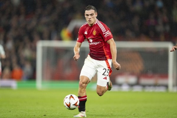 Manchester United: Manchester United will sign a new midfielder next summer, Ugarte is more likely to be sold than Casemiro