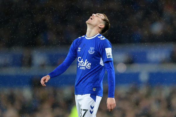 Reporter: Newcastle, Villa and Forest compete for Everton midfielder Garner, whose contract expires next summer